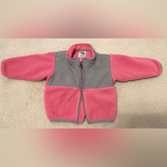 The North Face pink and gray fleece jacket 💗 - Picture 2 of 6